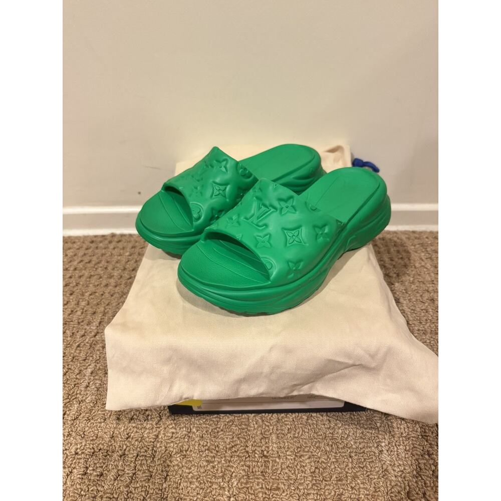 Louis Vuitton Pool 55 Flat Comfort Mule In Green